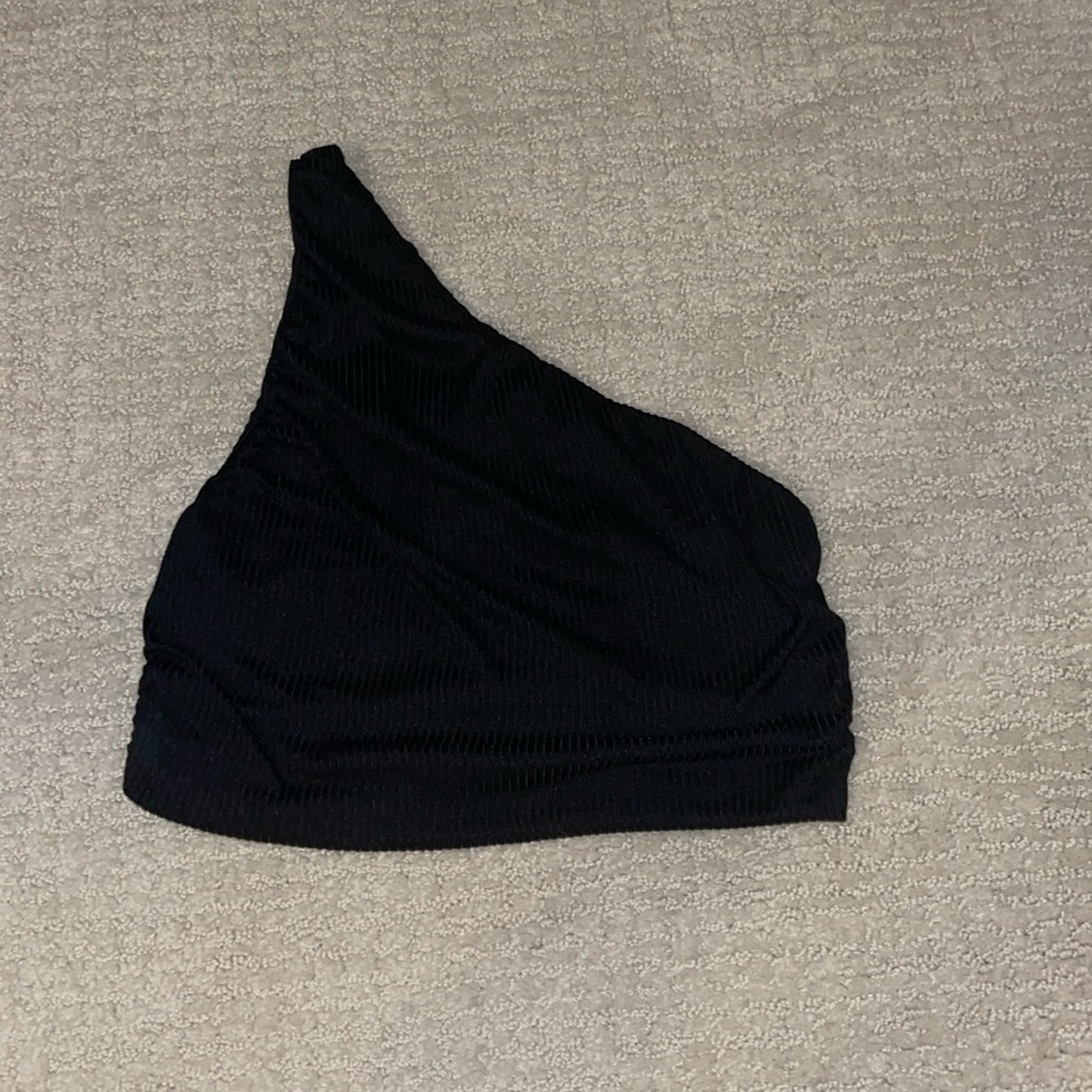 Black one shoulder crop top S